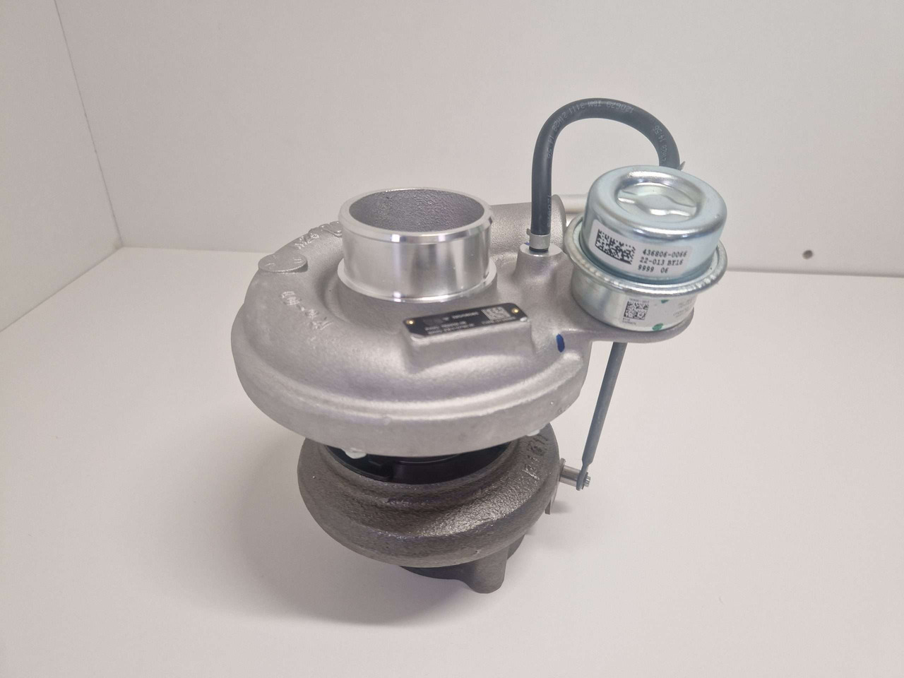 JCB turbocharger 320/06085 Garrett 85kw turbo - Moteur et pièces pour Engins de chantier: photos 1 JCB turbocharger 320/06085 Garrett 85kw turbo - Moteur et pièces pour Engins de chantier: photos 1