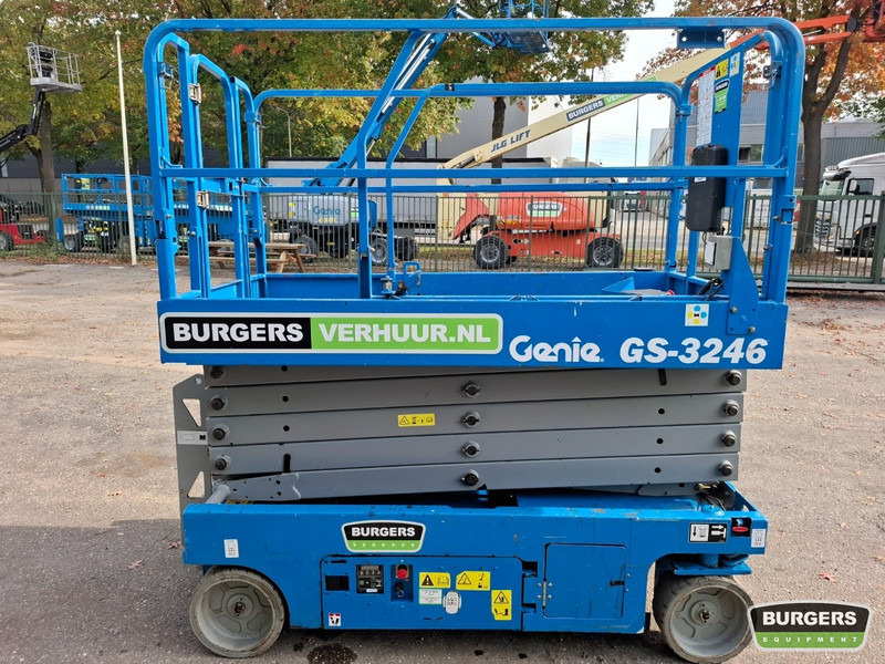 Genie GS3246 Nieuwe accus + lader - Nacelle ciseaux: photos 5 Genie GS3246 Nieuwe accus + lader - Nacelle ciseaux: photos 5