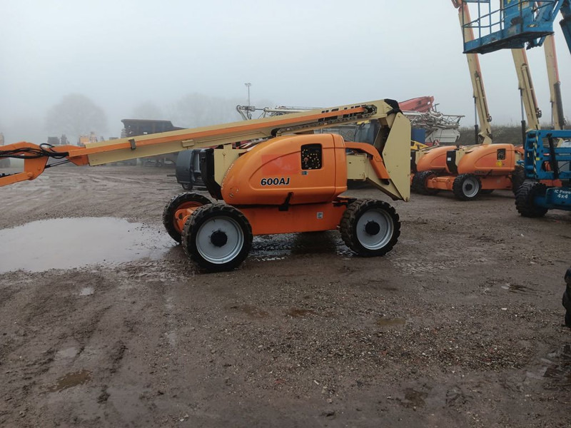 JLG 600AJ - Nacelle articulée: photos 1 JLG 600AJ - Nacelle articulée: photos 1