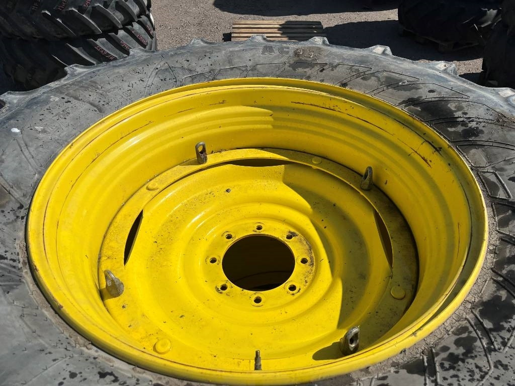 Alliance 650/65R38 600/60R28 till JD 6155 M - Pneu pour Machine agricole: photos 4 Alliance 650/65R38 600/60R28 till JD 6155 M - Pneu pour Machine agricole: photos 4