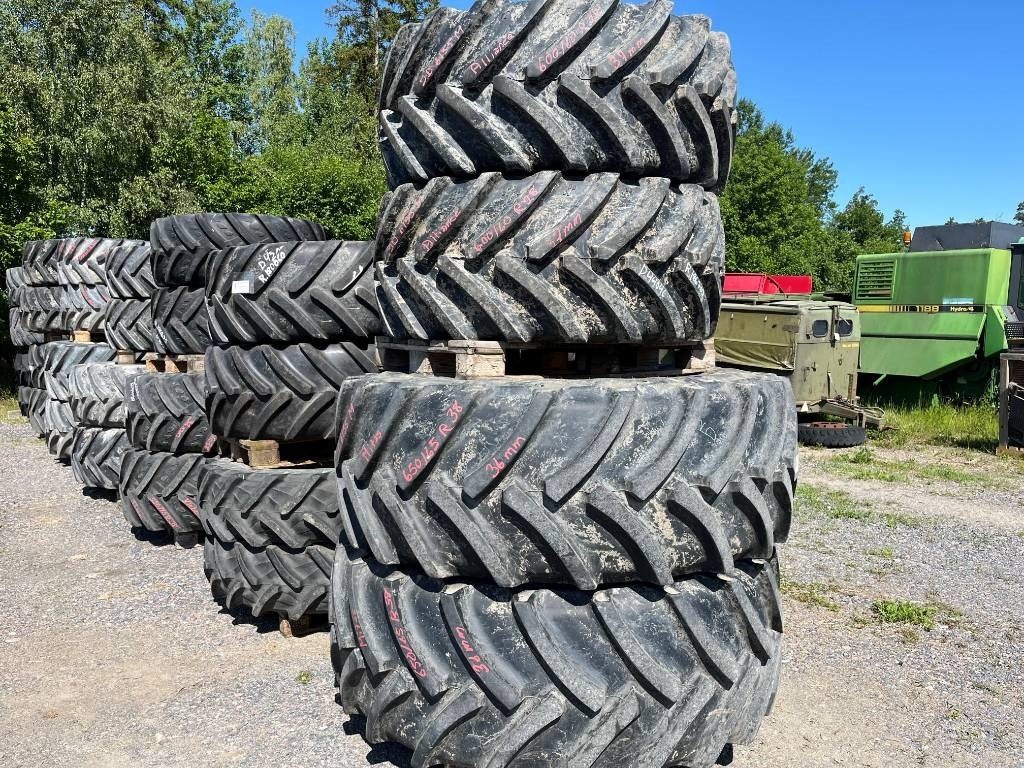 Alliance 650/65R38 600/60R28 till JD 6155 M - Pneu pour Machine agricole: photos 1 Alliance 650/65R38 600/60R28 till JD 6155 M - Pneu pour Machine agricole: photos 1