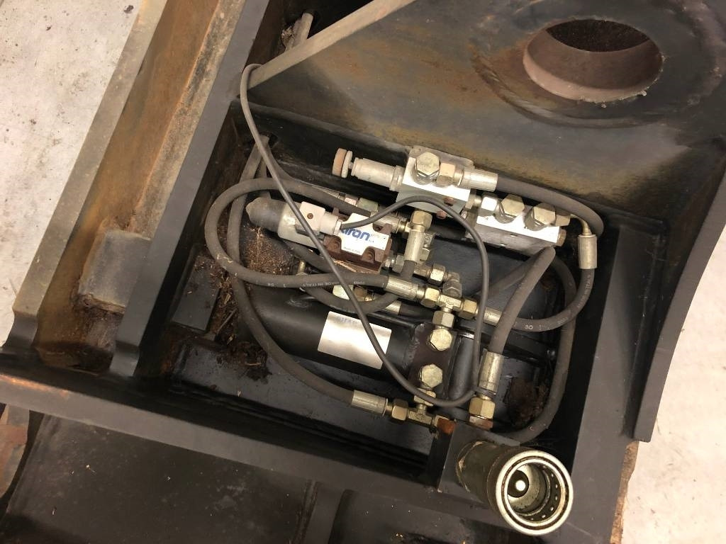 CAT 966 G - Attache rapide pour Engins de chantier: photos 3 CAT 966 G - Attache rapide pour Engins de chantier: photos 3