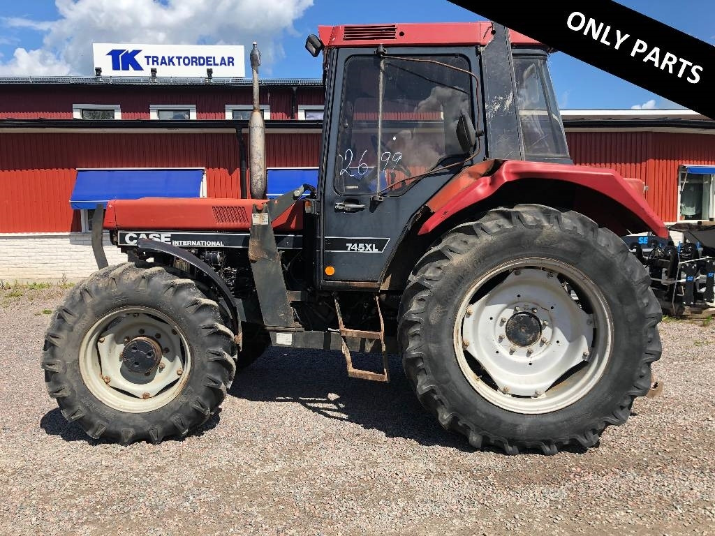 Case IH 745 XL Dismantled. Only spare parts  - Tracteur agricole: photos 1 Case IH 745 XL Dismantled. Only spare parts  - Tracteur agricole: photos 1