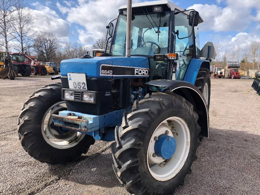 Ford 6640 Dismantled: only spare parts - Tracteur agricole: photos 2 Ford 6640 Dismantled: only spare parts - Tracteur agricole: photos 2