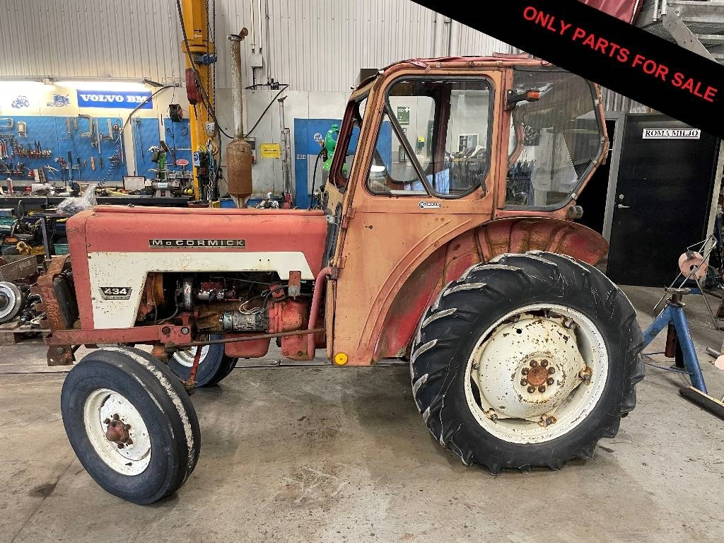 International 434 Dismantled: only spare parts - Tracteur agricole: photos 1 International 434 Dismantled: only spare parts - Tracteur agricole: photos 1