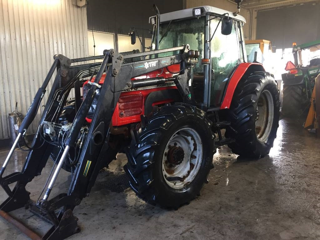 Massey Ferguson 4270 Dismantled for spare parts  - Tracteur agricole: photos 1 Massey Ferguson 4270 Dismantled for spare parts  - Tracteur agricole: photos 1