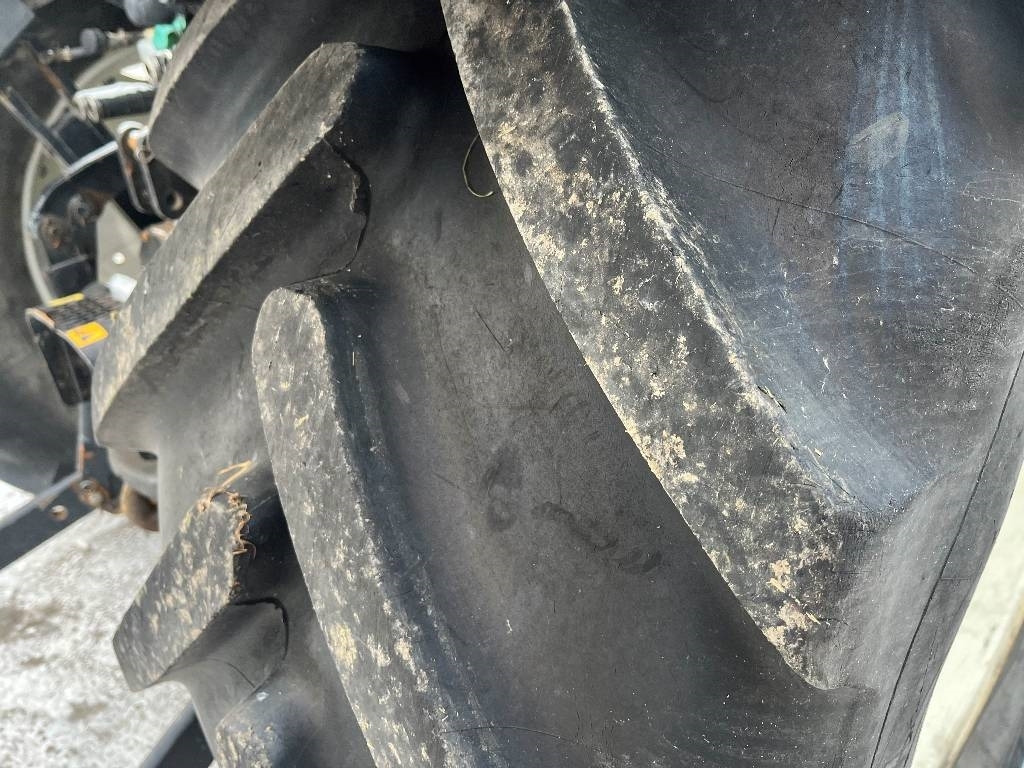 New Holland T 5070 Dismantled. Only spare parts - Tracteur agricole: photos 5 New Holland T 5070 Dismantled. Only spare parts - Tracteur agricole: photos 5