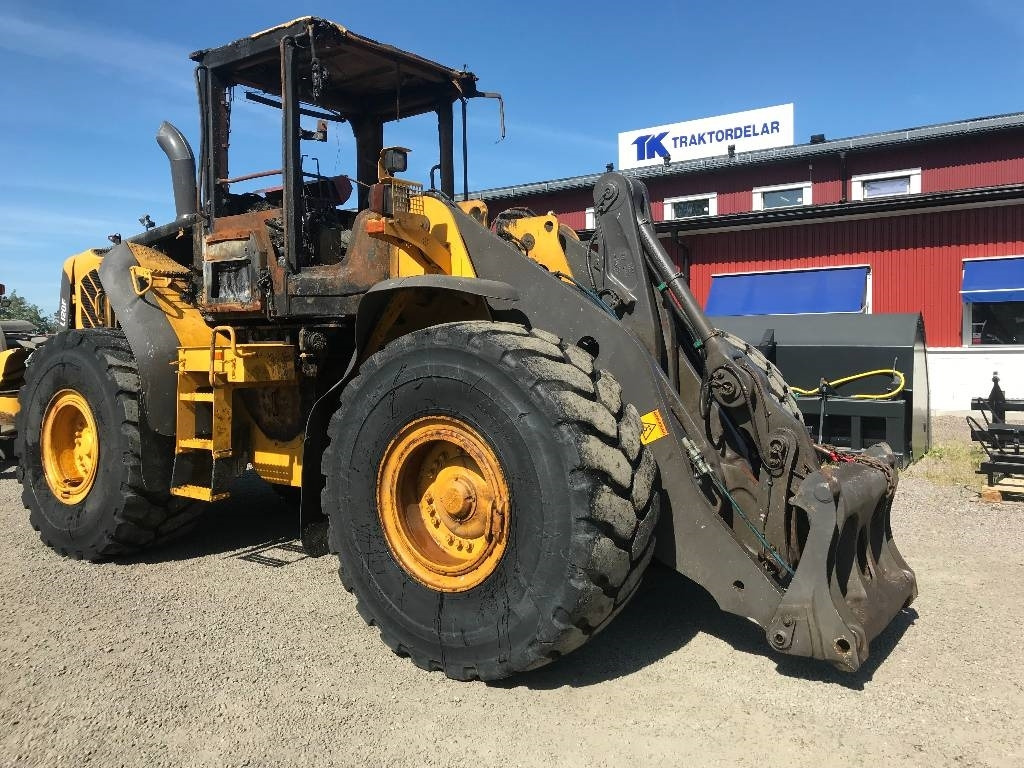 Volvo L 120 F Dismantled for parts - Chargeuse sur pneus: photos 1 Volvo L 120 F Dismantled for parts - Chargeuse sur pneus: photos 1