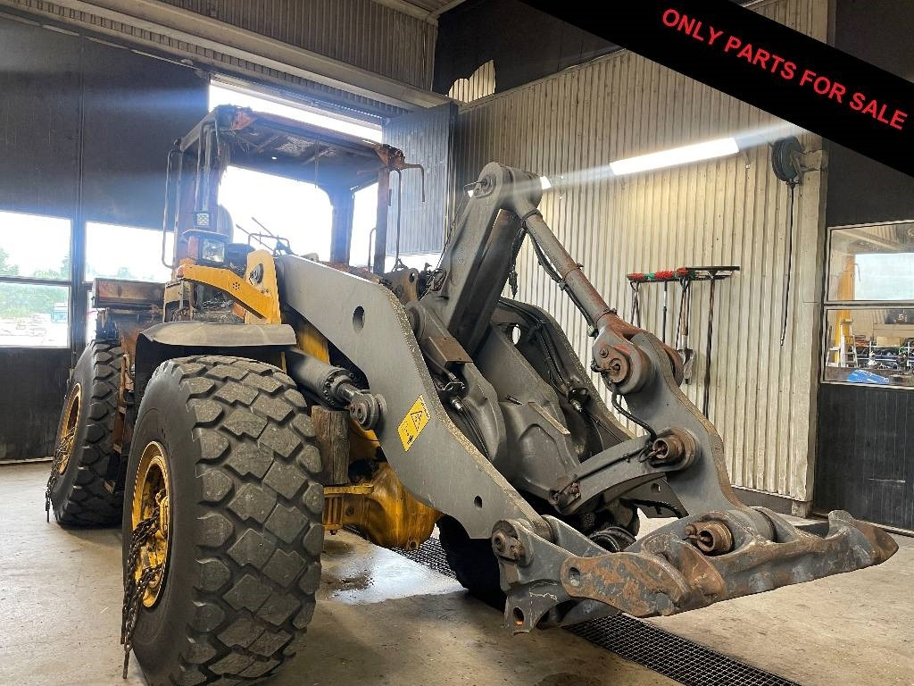 Volvo L 120 F Dismantled: only spare parts - Chargeuse sur pneus: photos 1 Volvo L 120 F Dismantled: only spare parts - Chargeuse sur pneus: photos 1