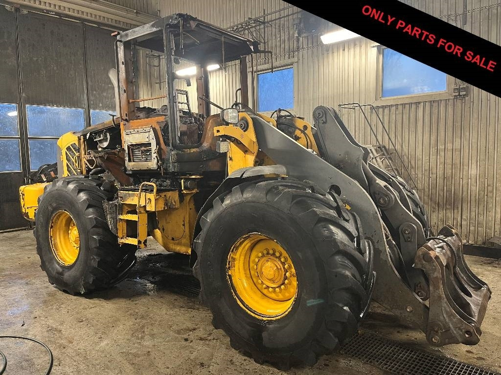 Volvo L 90 F Dismantled. Only spare parts - Chargeuse sur pneus: photos 1 Volvo L 90 F Dismantled. Only spare parts - Chargeuse sur pneus: photos 1