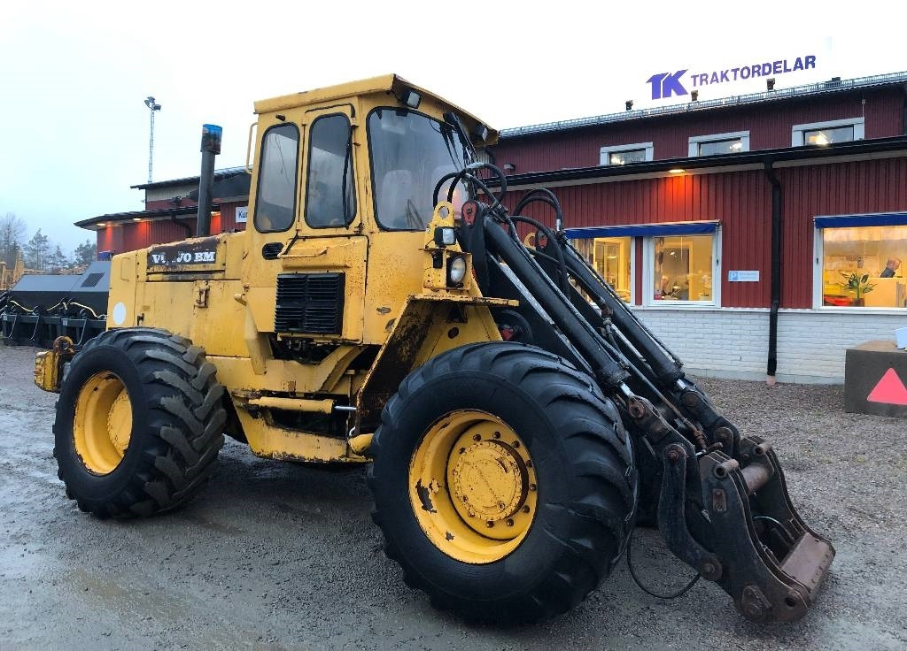 Volvo L70 Dismantled: only spare parts - Chargeuse sur pneus: photos 1 Volvo L70 Dismantled: only spare parts - Chargeuse sur pneus: photos 1