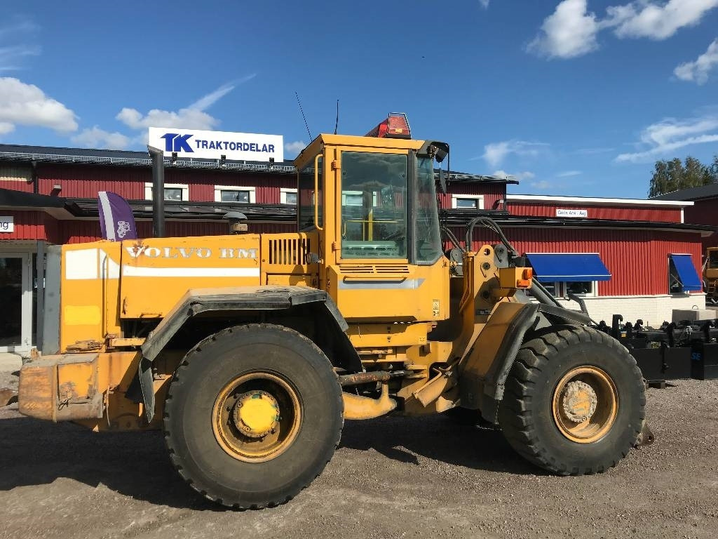 Volvo L90B Dismantled for spareparts - Chargeuse sur pneus: photos 1 Volvo L90B Dismantled for spareparts - Chargeuse sur pneus: photos 1