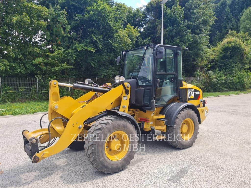 CAT 908M - Chargeuse sur pneus: photos 2 CAT 908M - Chargeuse sur pneus: photos 2