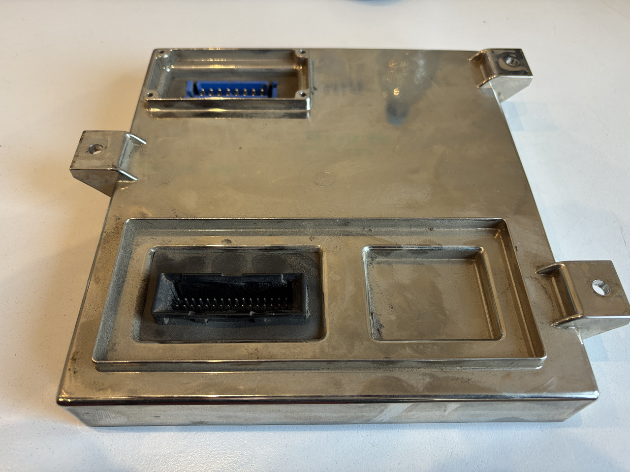 Ford 8670 8790 8890 8990 - sterownik silnika ECU 86512103 86013117 86025963 - Autre matériel: photos 2 Ford 8670 8790 8890 8990 - sterownik silnika ECU 86512103 86013117 86025963 - Autre matériel: photos 2