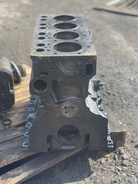 Blok Silnika Valmet Sisu 420 DR / 420 DSRE - Bloc-cylindres pour Machine agricole: photos 3 Blok Silnika Valmet Sisu 420 DR / 420 DSRE - Bloc-cylindres pour Machine agricole: photos 3