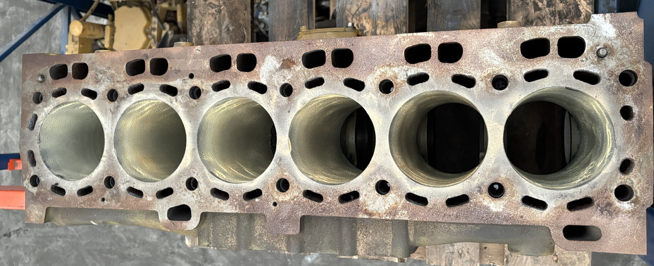 CAT C6.6 666-3106953 310-6953 Blok Silnika CZĘŚCI - Bloc-cylindres pour Machine agricole: photos 2 CAT C6.6 666-3106953 310-6953 Blok Silnika CZĘŚCI - Bloc-cylindres pour Machine agricole: photos 2