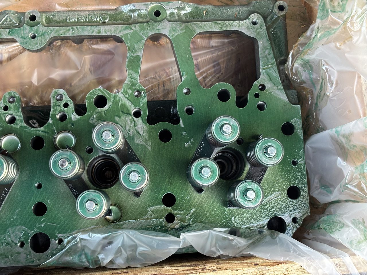 CAT Caterpillar C12 - głowica silnika kompletna NOWA 148-2134 3176C 3196 - Moteur et pièces pour Engins de chantier: photos 4 CAT Caterpillar C12 - głowica silnika kompletna NOWA 148-2134 3176C 3196 - Moteur et pièces pour Engins de chantier: photos 4