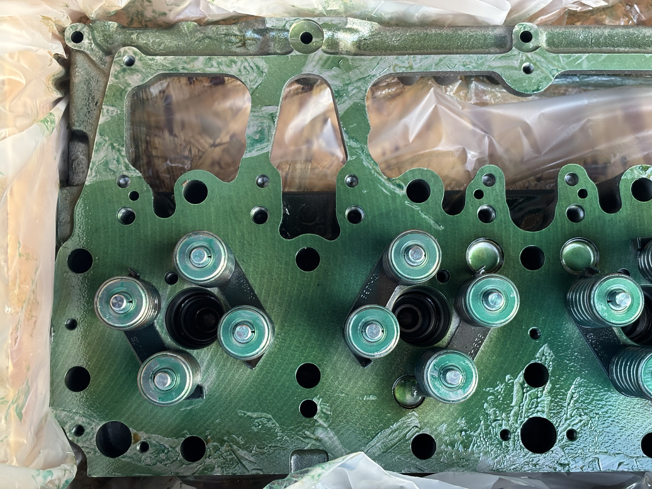 CAT Caterpillar C12 - głowica silnika kompletna NOWA 148-2134 3176C 3196 - Moteur et pièces pour Engins de chantier: photos 2 CAT Caterpillar C12 - głowica silnika kompletna NOWA 148-2134 3176C 3196 - Moteur et pièces pour Engins de chantier: photos 2