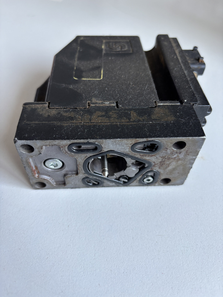 Cewka elektrozawór Danfoss 11093877 11235797 PVG32 - Système électrique pour Machine agricole: photos 3 Cewka elektrozawór Danfoss 11093877 11235797 PVG32 - Système électrique pour Machine agricole: photos 3