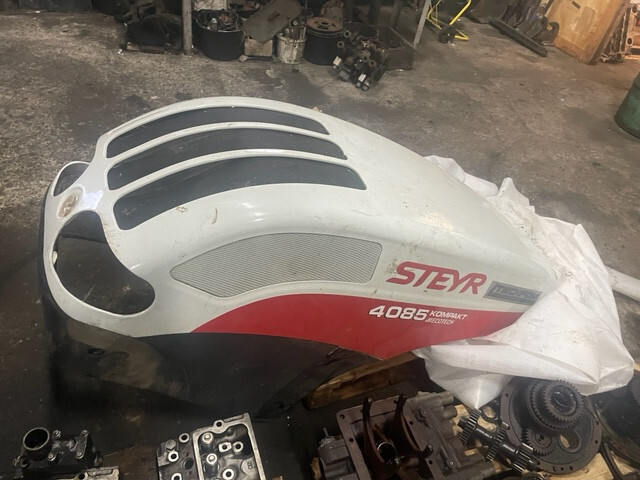 Ciągnik rolniczy Steyr 4085 Reflektor przedni prawy - Feu avant pour Tracteur agricole: photos 3 Ciągnik rolniczy Steyr 4085 Reflektor przedni prawy - Feu avant pour Tracteur agricole: photos 3