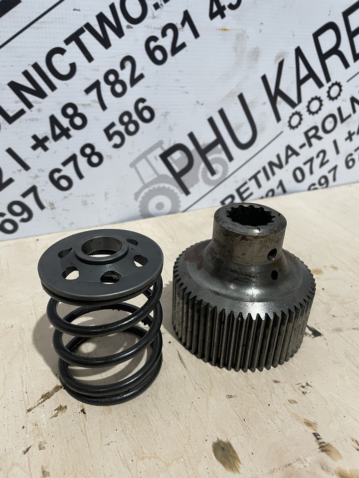 Claas Ares 696 - skrzynia biegów sprzęgło CZĘŚCI - Boîte de vitesse pour Machine agricole: photos 3 Claas Ares 696 - skrzynia biegów sprzęgło CZĘŚCI - Boîte de vitesse pour Machine agricole: photos 3