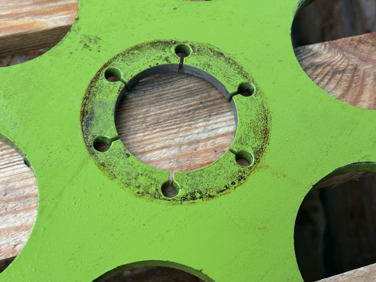 Claas Conspeed 8 75 FC Koło Zębate Ślimaka Wciągającego 0009055710 00 0905 571 0 - Boîte de vitesse et pièces pour Machine agricole: photos 1 Claas Conspeed 8 75 FC Koło Zębate Ślimaka Wciągającego 0009055710 00 0905 571 0 - Boîte de vitesse et pièces pour Machine agricole: photos 1