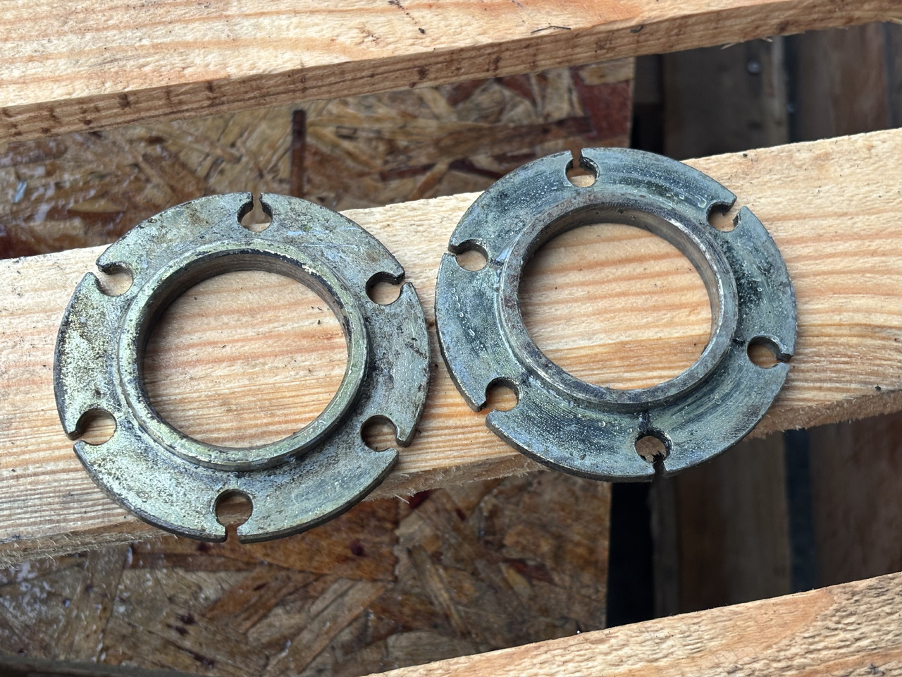 Claas Conspeed 8 75 FC Tuleja Koła Zębatego Ślimaka Wciągającego 0009950670 00 0995 067 0 - Boîte de vitesse et pièces pour Machine agricole: photos 1 Claas Conspeed 8 75 FC Tuleja Koła Zębatego Ślimaka Wciągającego 0009950670 00 0995 067 0 - Boîte de vitesse et pièces pour Machine agricole: photos 1