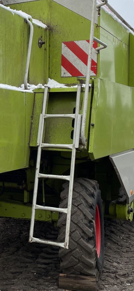 Claas Dominator - wejście tylne - platforma podest 0006075001 - Marchepied pour Machine agricole: photos 1 Claas Dominator - wejście tylne - platforma podest 0006075001 - Marchepied pour Machine agricole: photos 1