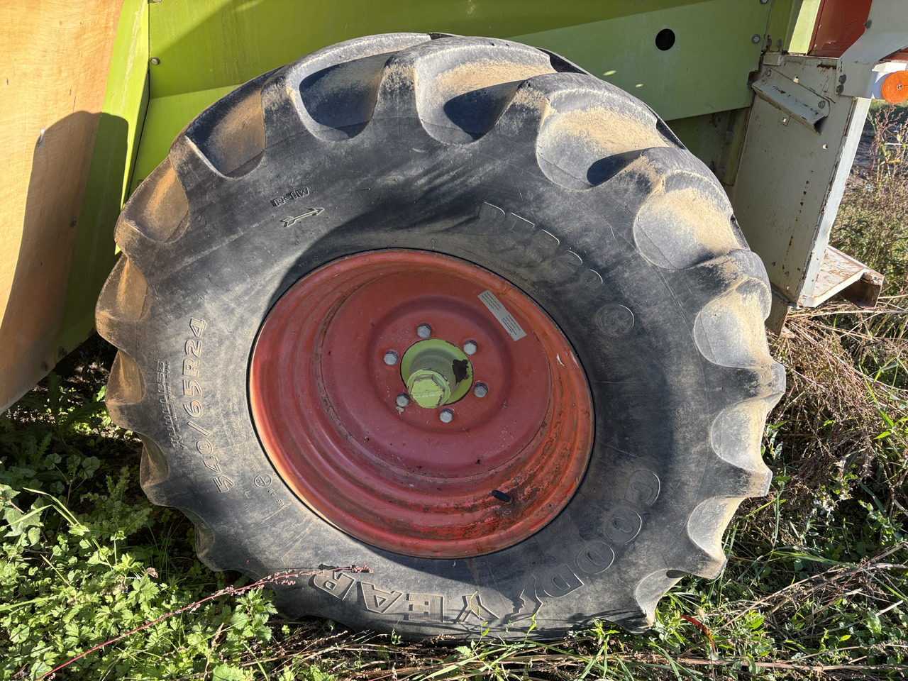 Claas Jaguar 820 840 860 Koło Kompletne Felga Opona 00 0077 040 1 00 0077 187 0 - Jante pour Machine agricole: photos 1 Claas Jaguar 820 840 860 Koło Kompletne Felga Opona 00 0077 040 1 00 0077 187 0 - Jante pour Machine agricole: photos 1