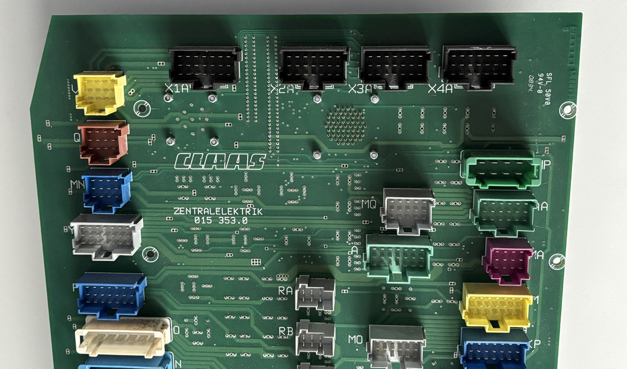 Claas Lexion 510 530 560 570 Płytka Bezpieczników Styków Modułów 0000153530 0000148031 - Fusible pour Machine agricole: photos 2 Claas Lexion 510 530 560 570 Płytka Bezpieczników Styków Modułów 0000153530 0000148031 - Fusible pour Machine agricole: photos 2