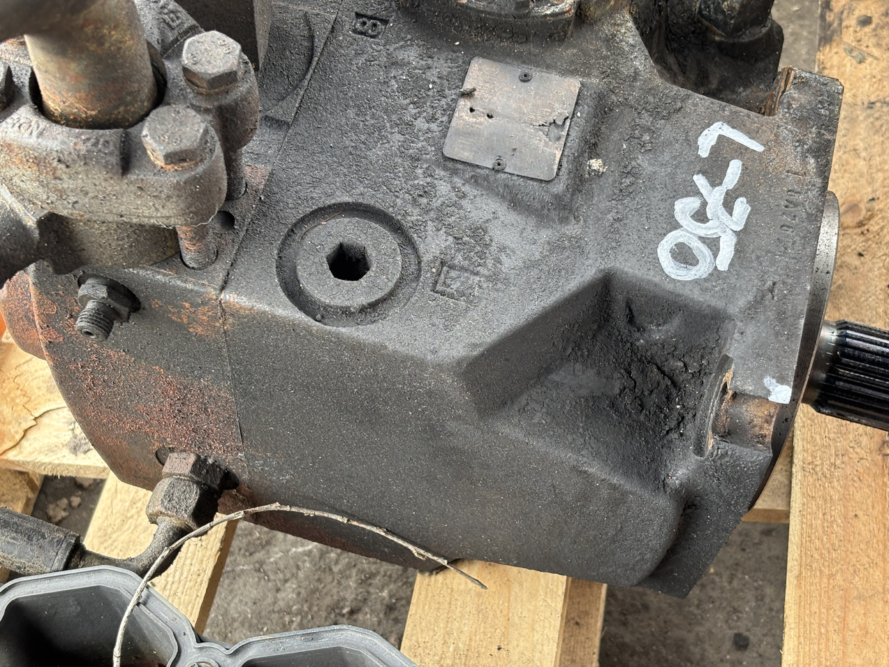 Claas Lexion 620 630 650 660 670 750 760 Pompa Hydrauliczna Hydrostat 0018024651 CZĘŚCI - Pompe hydraulique pour Machine agricole: photos 4 Claas Lexion 620 630 650 660 670 750 760 Pompa Hydrauliczna Hydrostat 0018024651 CZĘŚCI - Pompe hydraulique pour Machine agricole: photos 4