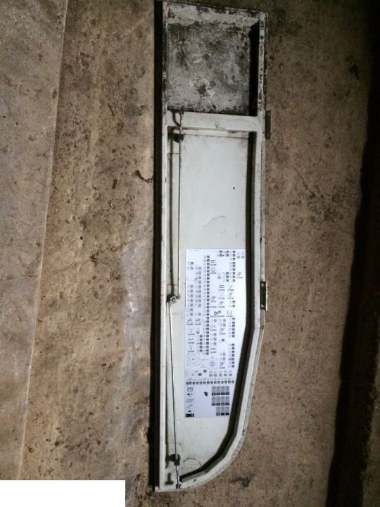 Claas Lexion Osłona Drzwi Bezpieczników - Fusible pour Machine agricole: photos 2 Claas Lexion Osłona Drzwi Bezpieczników - Fusible pour Machine agricole: photos 2