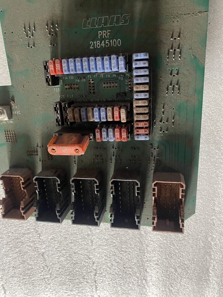 Claas Lexion Płyta Bezpieczników HDC 21845160 | PRF 21845100 - Fusible pour Machine agricole: photos 2 Claas Lexion Płyta Bezpieczników HDC 21845160 | PRF 21845100 - Fusible pour Machine agricole: photos 2