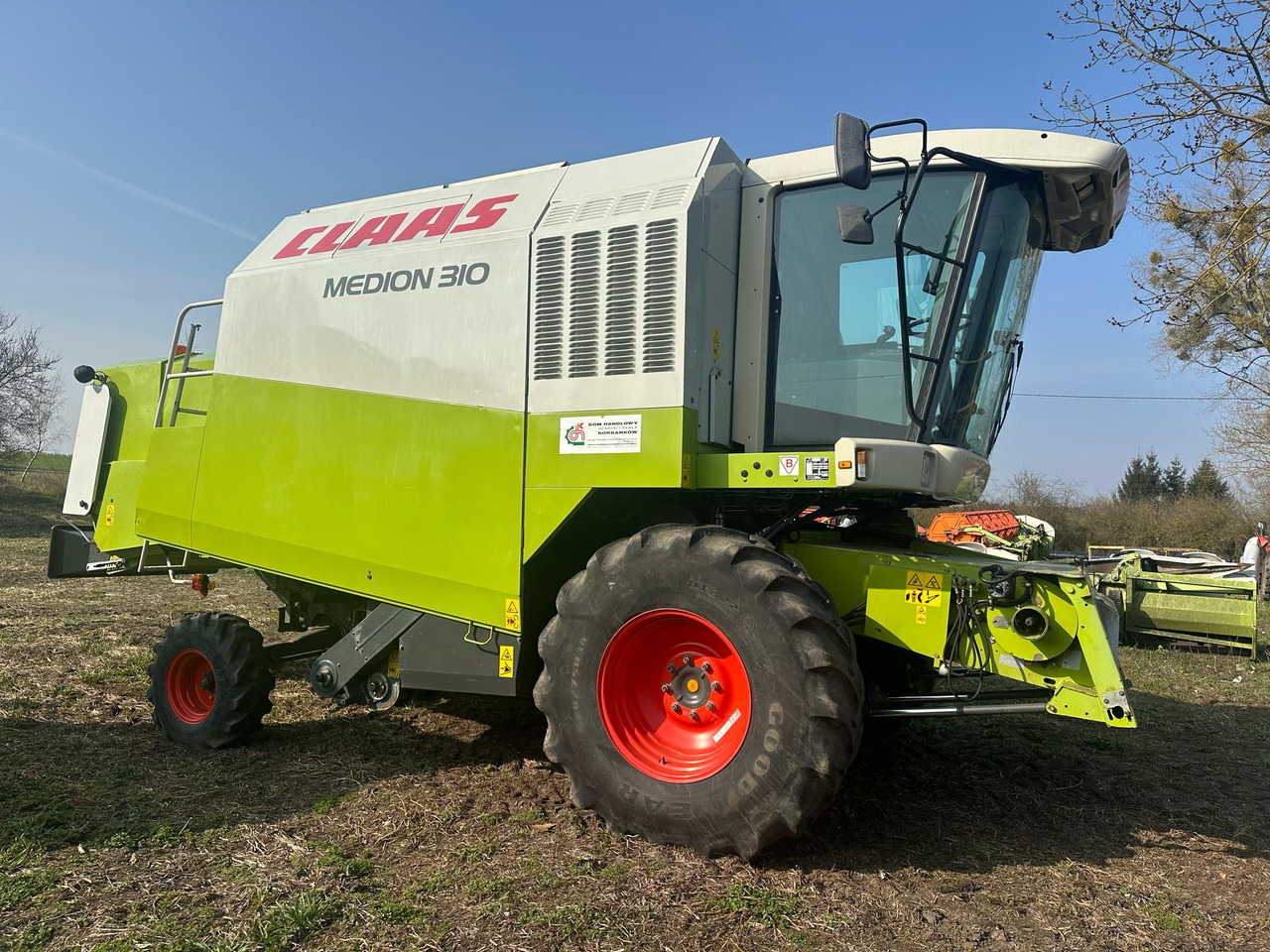 Claas Medion 310 z roku 2002. - Moissonneuse-batteuse: photos 5 Claas Medion 310 z roku 2002. - Moissonneuse-batteuse: photos 5