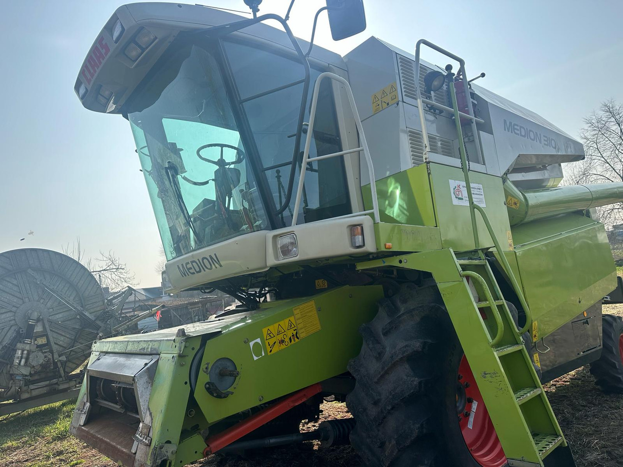 Claas Medion 310 z roku 2002. - Moissonneuse-batteuse: photos 2 Claas Medion 310 z roku 2002. - Moissonneuse-batteuse: photos 2
