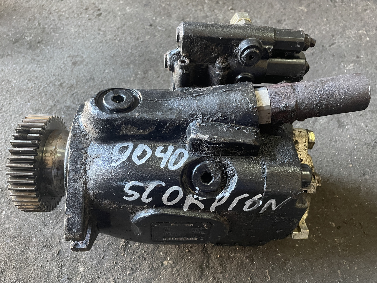 Claas Scorpion 9040 - pompa hydrauliczna R902455758 - Pompe hydraulique pour Machine agricole: photos 1 Claas Scorpion 9040 - pompa hydrauliczna R902455758 - Pompe hydraulique pour Machine agricole: photos 1