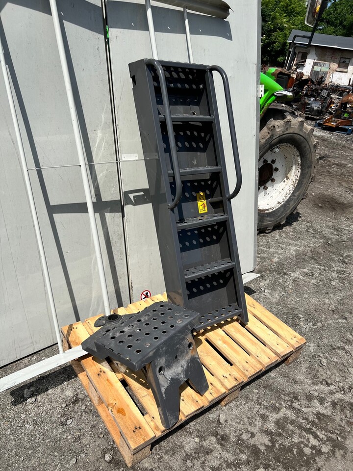 Claas Trion Dżwigar drabinki 0027017446 - Marchepied pour Machine agricole: photos 2 Claas Trion Dżwigar drabinki 0027017446 - Marchepied pour Machine agricole: photos 2