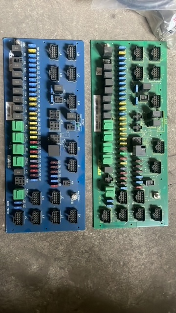 Claas lexion płyta bezpieczników 0016702.0 - Fusible pour Moissonneuse-batteuse: photos 3 Claas lexion płyta bezpieczników 0016702.0 - Fusible pour Moissonneuse-batteuse: photos 3