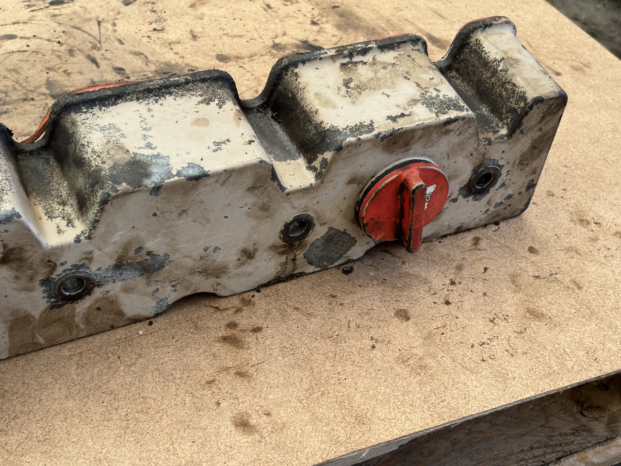 Cummins 8.3 6CT 6CTA 6CTAA Pokrywa Zaworów 3930903 - Moteur et pièces: photos 3 Cummins 8.3 6CT 6CTA 6CTAA Pokrywa Zaworów 3930903 - Moteur et pièces: photos 3