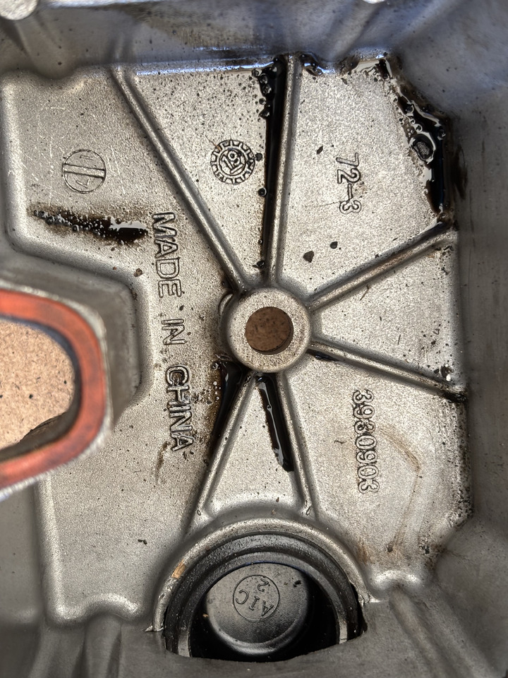 Cummins 8.3 6CT 6CTA 6CTAA Pokrywa Zaworów 3930903 - Moteur et pièces: photos 4 Cummins 8.3 6CT 6CTA 6CTAA Pokrywa Zaworów 3930903 - Moteur et pièces: photos 4