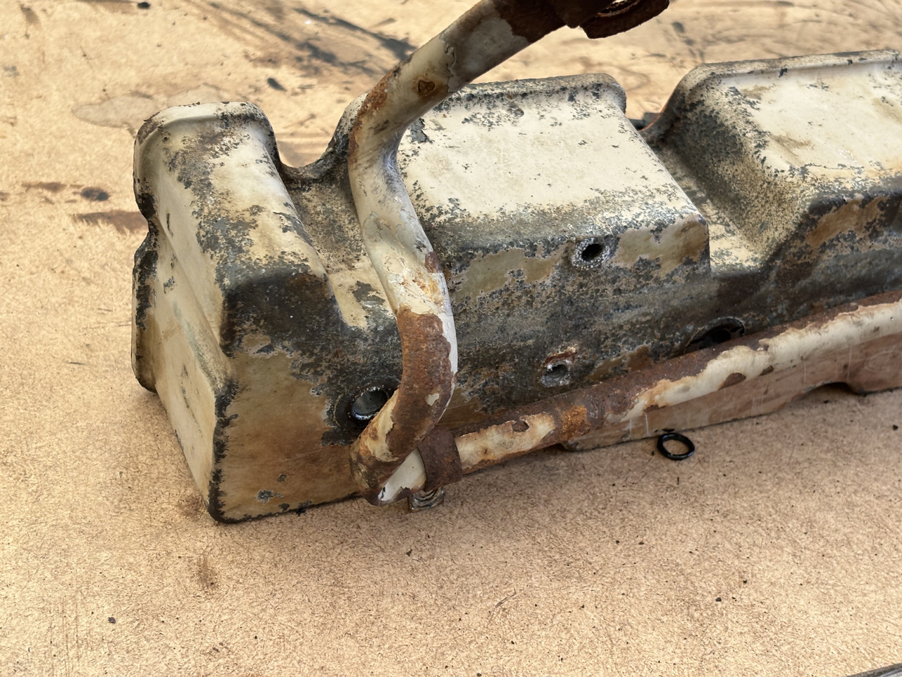 Cummins 8.3 6CT 6CTA 6CTAA Pokrywa Zaworów 3930903 - Moteur et pièces: photos 2 Cummins 8.3 6CT 6CTA 6CTAA Pokrywa Zaworów 3930903 - Moteur et pièces: photos 2