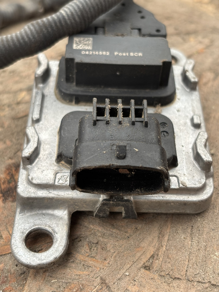 DEUTZ TCD 3.6 Komputer NOX Sensor Czujnik Oryginał 04214582 - Capteur pour Camion: photos 2 DEUTZ TCD 3.6 Komputer NOX Sensor Czujnik Oryginał 04214582 - Capteur pour Camion: photos 2