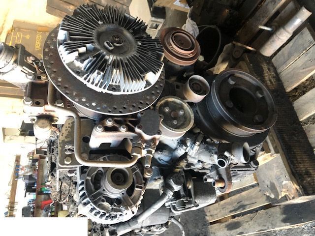 Deutz TCD6.1L6 - Kolektor Wydechowy Turbo - Collecteur d'échappement pour Machine agricole: photos 1 Deutz TCD6.1L6 - Kolektor Wydechowy Turbo - Collecteur d'échappement pour Machine agricole: photos 1