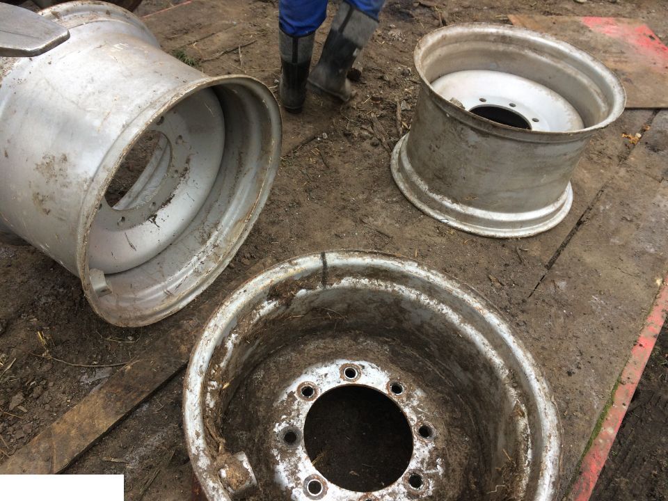 Felga Manitou Merlo 15x24 - Jante pour Matériel de manutention: photos 2 Felga Manitou Merlo 15x24 - Jante pour Matériel de manutention: photos 2