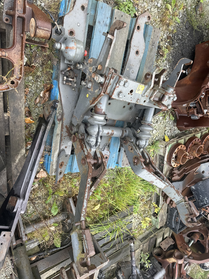 Fendt 309 - 312 przedni tuz przedni podnośnik - Chargeur frontal pour tracteur: photos 3 Fendt 309 - 312 przedni tuz przedni podnośnik - Chargeur frontal pour tracteur: photos 3