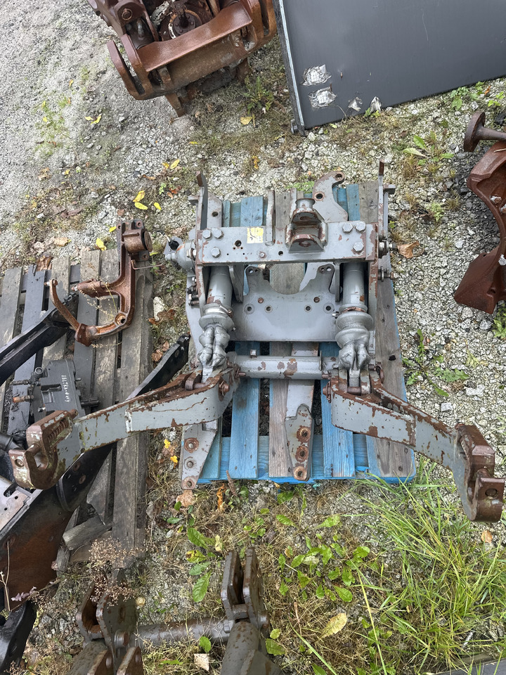 Fendt 309 - 312 przedni tuz przedni podnośnik - Chargeur frontal pour tracteur: photos 2 Fendt 309 - 312 przedni tuz przedni podnośnik - Chargeur frontal pour tracteur: photos 2