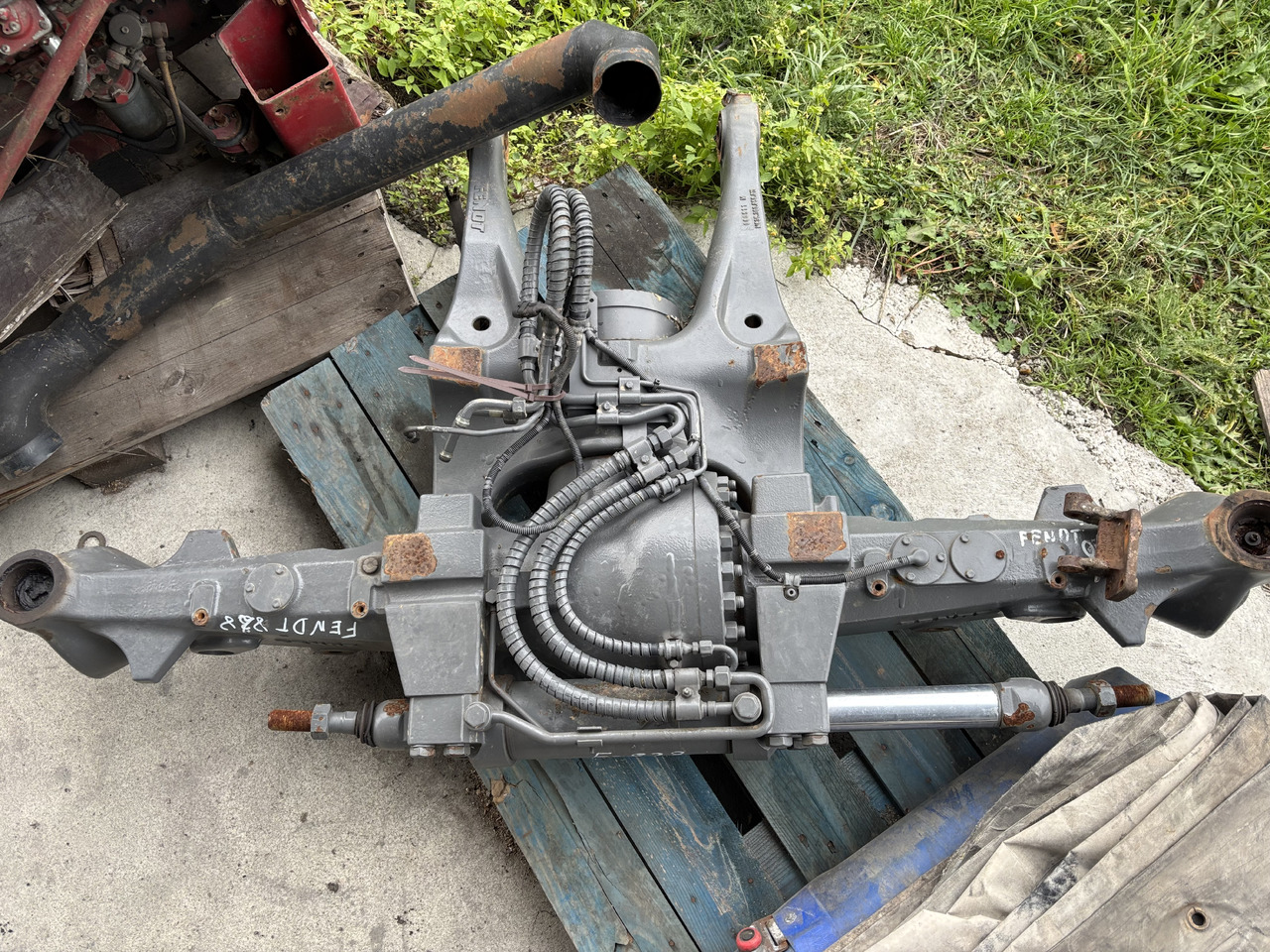 Fendt 828 Obudowa Łączona Osi 755/137 F835300020260 F835300020250 - Essieu et pièces pour Machine agricole: photos 1 Fendt 828 Obudowa Łączona Osi 755/137 F835300020260 F835300020250 - Essieu et pièces pour Machine agricole: photos 1