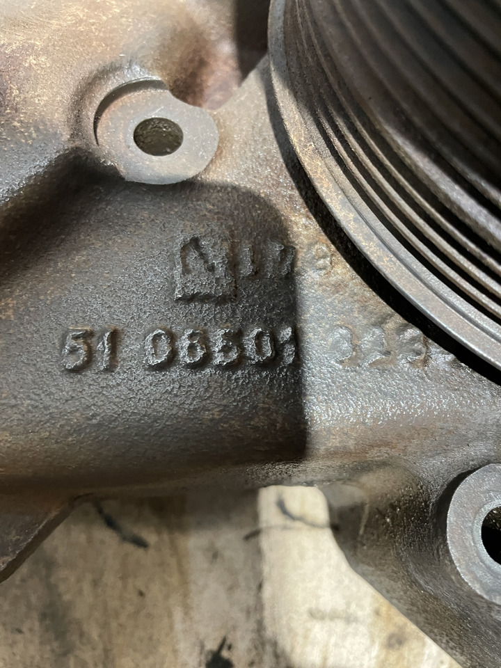 Fendt 930 MAN D0836 - pompa wody 51065013233 F926202610041 - Pompe à liquide de refroidissement pour Machine agricole: photos 5 Fendt 930 MAN D0836 - pompa wody 51065013233 F926202610041 - Pompe à liquide de refroidissement pour Machine agricole: photos 5