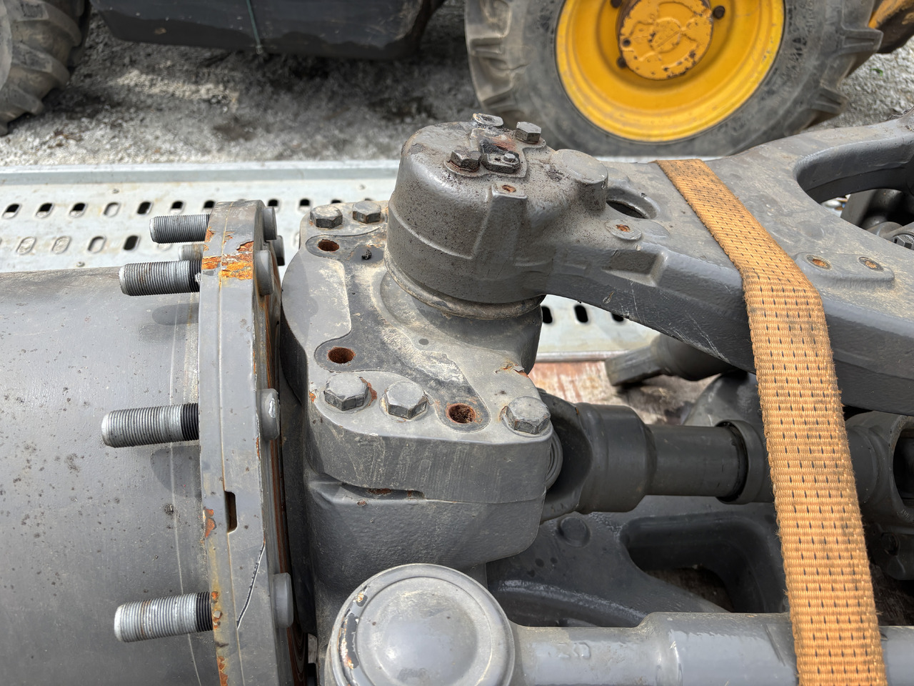 Fendt 936 939 Vario - most przedni CZĘŚCI - zwolnica zwrotnica obudowa siłownik 980/10141854 - Fusée d'essieu pour Machine agricole: photos 3 Fendt 936 939 Vario - most przedni CZĘŚCI - zwolnica zwrotnica obudowa siłownik 980/10141854 - Fusée d'essieu pour Machine agricole: photos 3