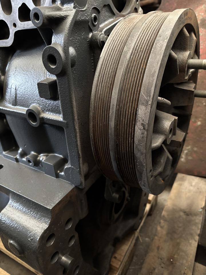 Fendt 936 Gen 7 Silnik D1556LE523 Koło Zębate Wału Korbowego H218PF150093A CZĘŚCI - Moteur et pièces pour Tracteur agricole: photos 2 Fendt 936 Gen 7 Silnik D1556LE523 Koło Zębate Wału Korbowego H218PF150093A CZĘŚCI - Moteur et pièces pour Tracteur agricole: photos 2